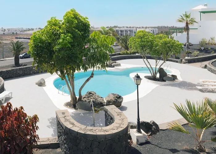 Apartamento Om Con Piscina Y Vistas Al Mar Lägenhet Costa Teguise