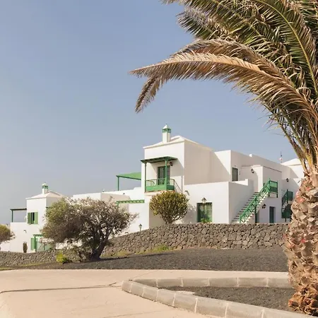 Apartamento Om Con Piscina Y Vistas Al Mar