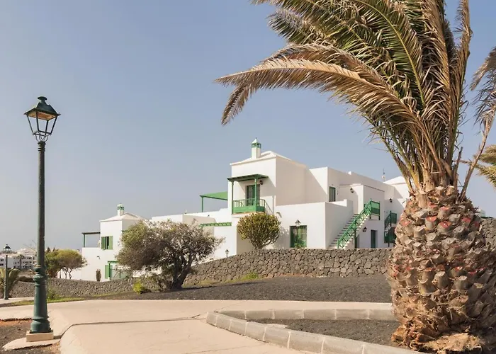 Apartamento Om Con Piscina Y Vistas Al Mar